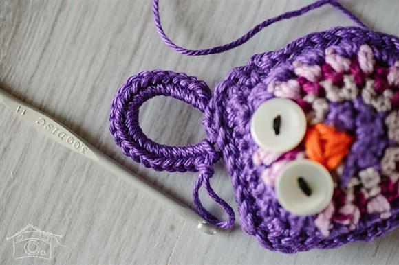 learn how to make a beautiful crochet owl keychain 19