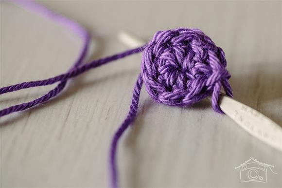 learn how to make a beautiful crochet owl keychain 2
