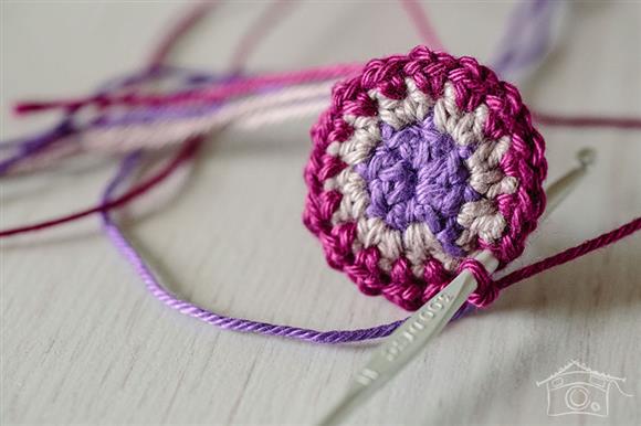 learn how to make a beautiful crochet owl keychain 4