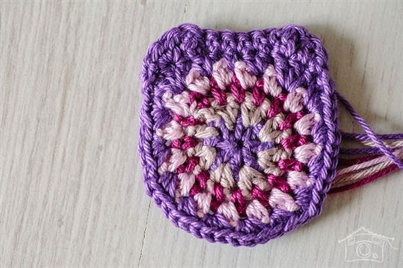 learn how to make a beautiful crochet owl keychain 7
