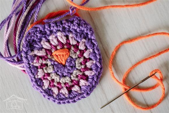 learn how to make a beautiful crochet owl keychain 9