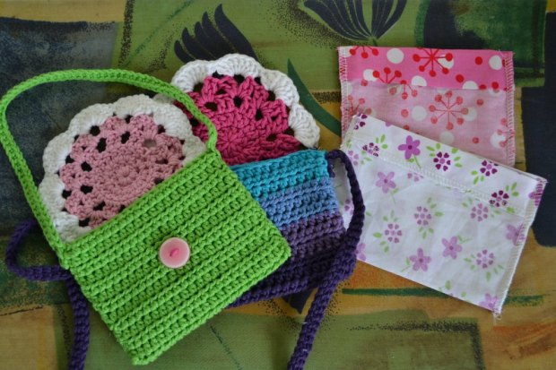 mini bag with crochet daisy step by step 5
