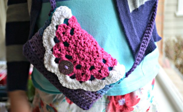 mini bag with crochet daisy step by step 6
