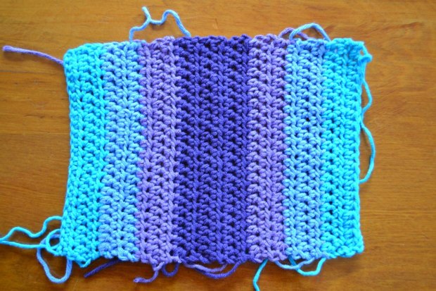 mini bag with crochet daisy step by step