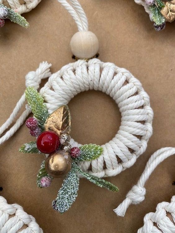 mini macrame christmas wreaths 12