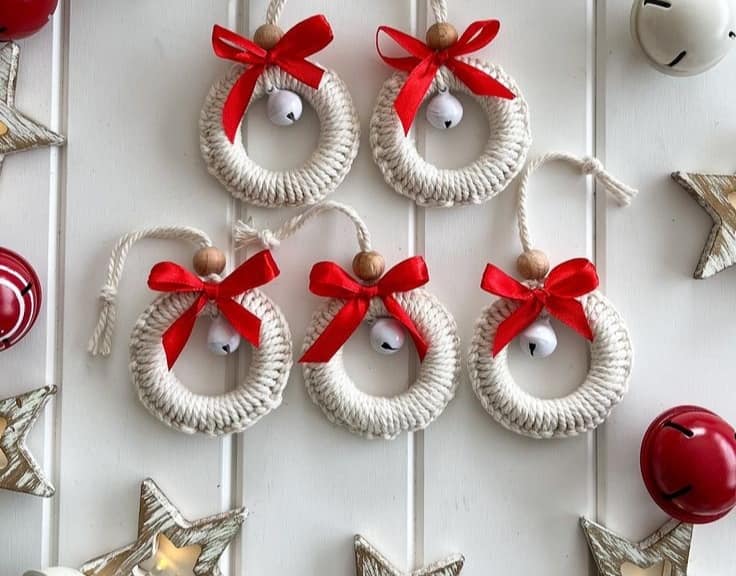 mini macrame christmas wreaths 7