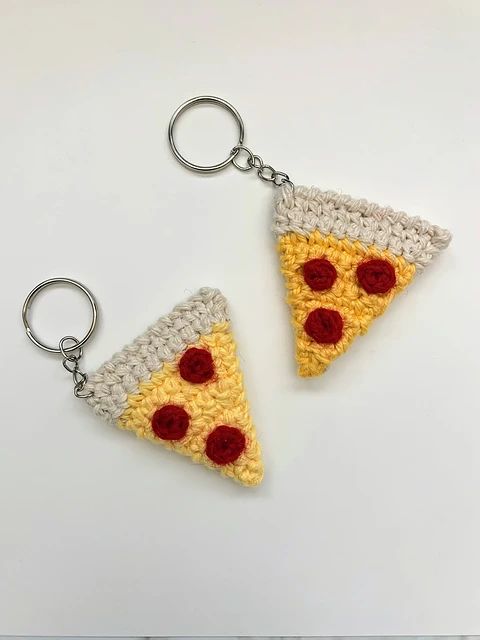 pizza slice keychain crochet 7