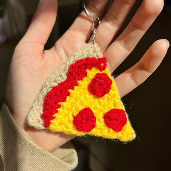 pizza slice keychain crochet