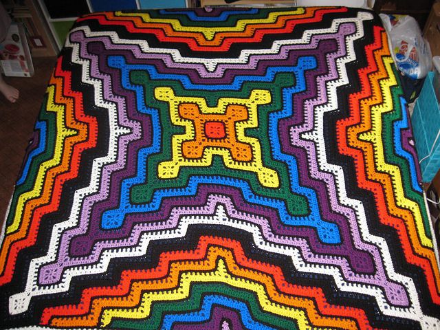 pronged square ripple blanket