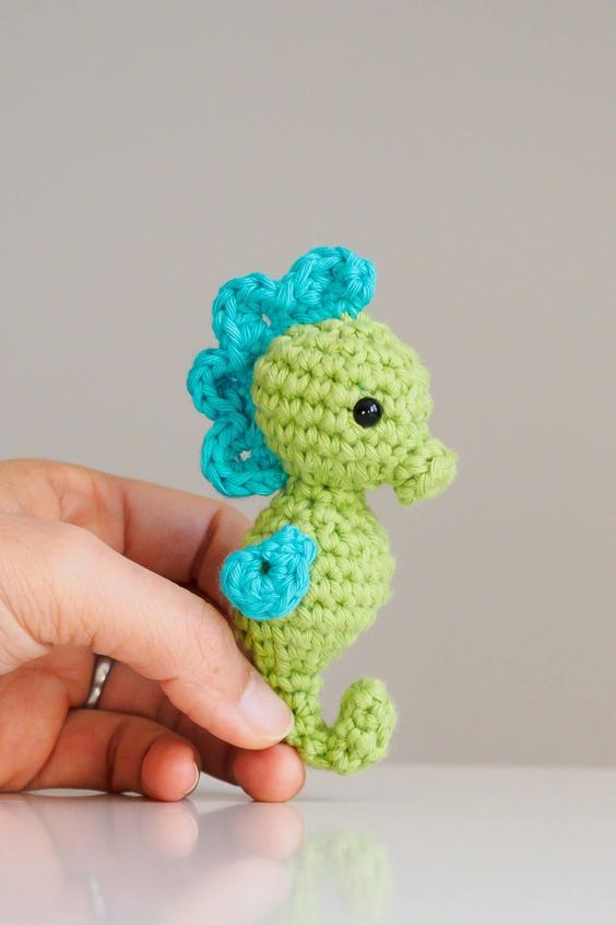 sea creature keychain crochet pattern 9
