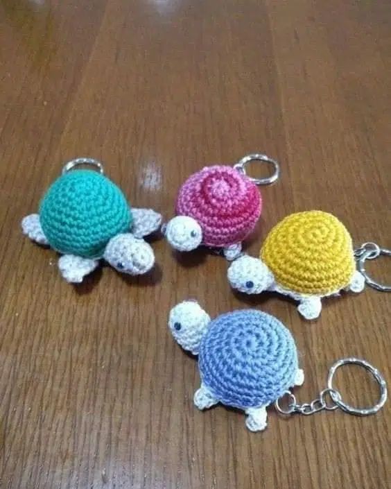 small crochet turtle keychain 3