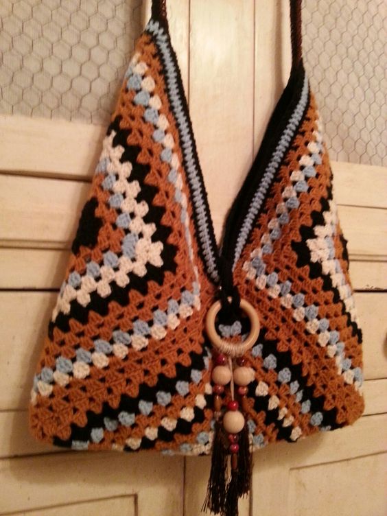 wonderful geometric crochet bags ideas 10